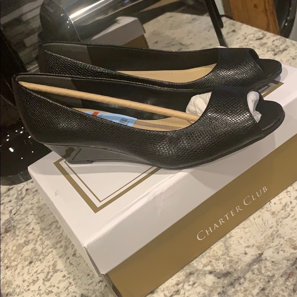 Peep Toe wedges nice office shoe! Brand New